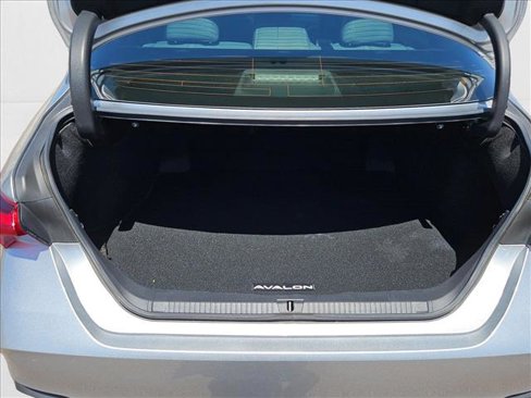 Used 2019 Toyota Avalon XLE image 6