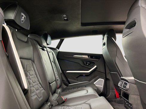 Used 2025 Lamborghini Urus SE image 16