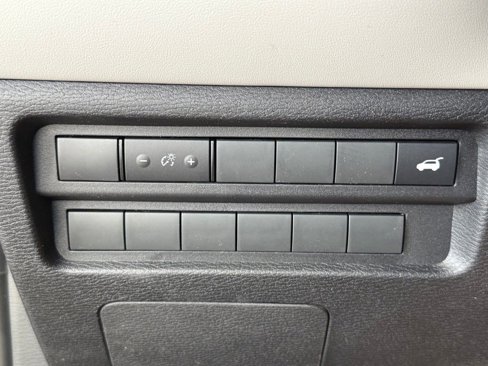New 2025 Mitsubishi Outlander SE image 10