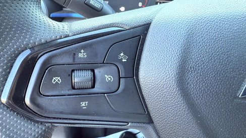Used 2025 Chevrolet Trax LS image 17