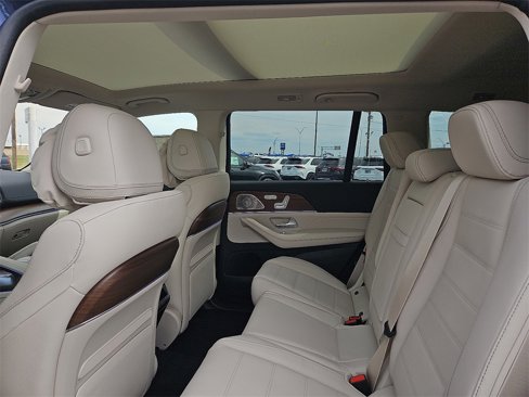 New 2026 Mercedes-Benz GLS 580 4MATIC image 17