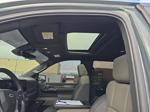 Used 2025 Chevrolet Silverado 1500 ZR2 w/ Technology Package image 12