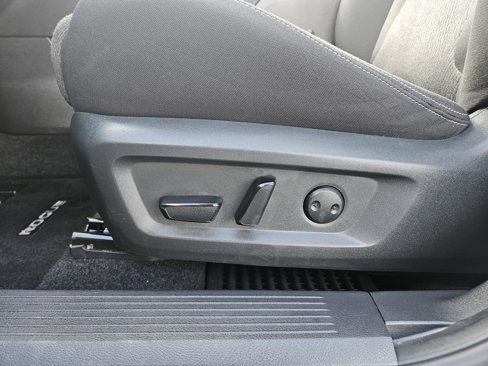 Used 2024 Nissan Rogue SV image 13