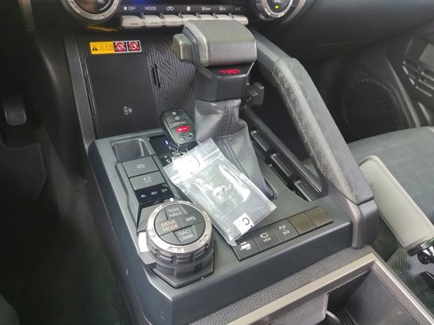 Used 2024 Toyota Tacoma TRD Off-Road image 22