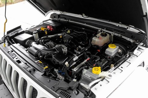 Used 2022 Jeep Wrangler Unlimited Sahara w/ Cold Weather Group image 60