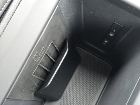 New 2025 Volkswagen Tiguan SE R-Line image 24