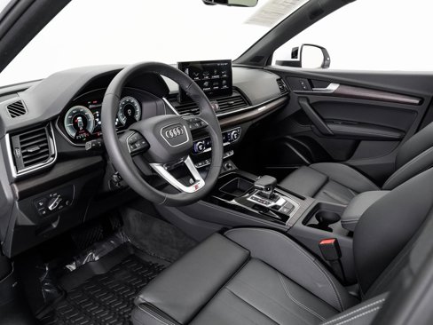 Used 2024 Audi Q5 e Premium Plus image 4