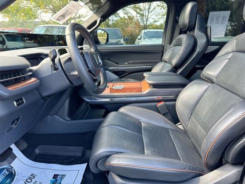 Used 2025 Lincoln Navigator Black Label image 20