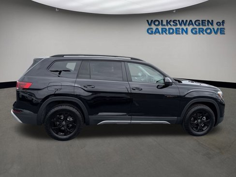 New 2025 Volkswagen Atlas Peak Edition SE image 12