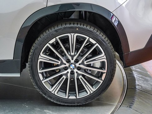 New 2026 BMW X1 xDrive28i w/ Technology Package image 11