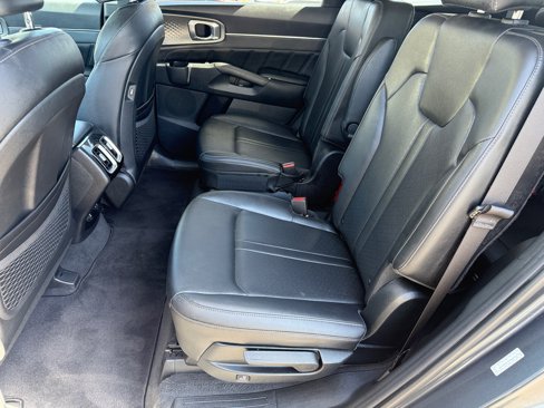 Certified 2022 Kia Sorento SX image 26