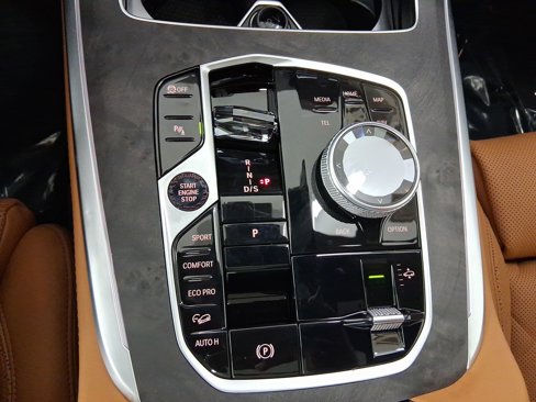 New 2026 BMW X7 xDrive40i w/ M Sport Package image 16