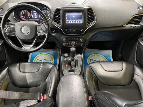 Used 2020 Jeep Cherokee Latitude Plus w/ Comfort/Convenience Group image 10