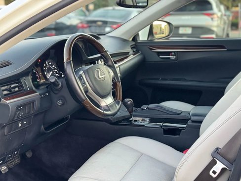 Used 2015 Lexus ES 350 image 45