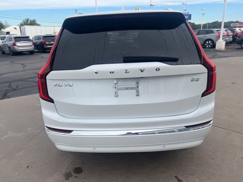Used 2025 Volvo XC90 B5 Plus image 4
