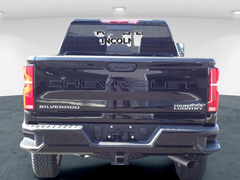 Used 2025 Chevrolet Silverado 2500 High Country image 4