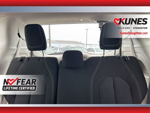 Used 2023 Chrysler Voyager LX image 38