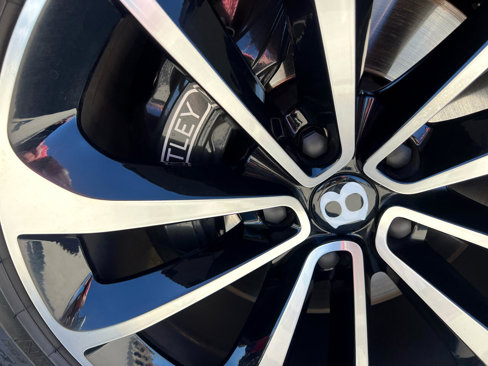 Used 2023 Bentley Bentayga image 11