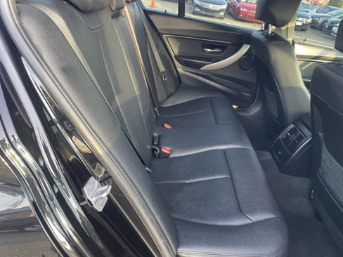 Used 2018 BMW 320i xDrive Sedan image 16