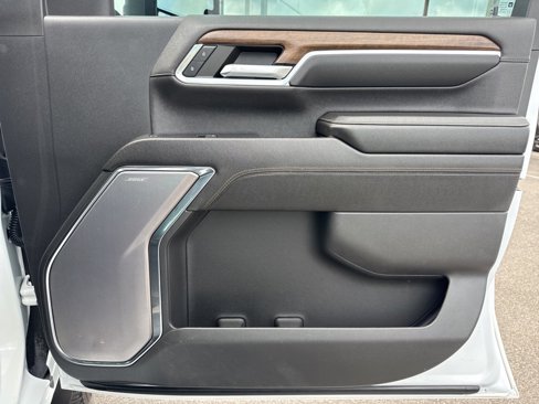 Used 2024 Chevrolet Silverado 2500 High Country w/ High Country Premium Package image 27