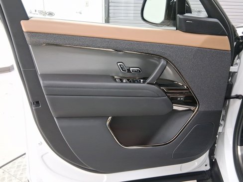 Used 2024 Land Rover Range Rover Sport Dynamic SE image 21