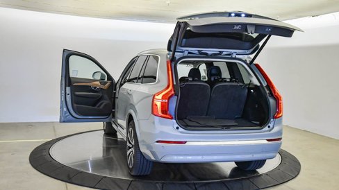 Certified 2025 Volvo XC90 B6 Plus image 31