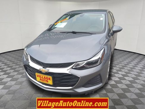 Used 2019 Chevrolet Cruze LT w/ LT Fleet Convenience Package image 8