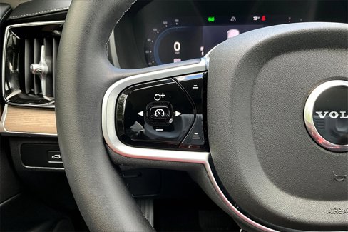 Certified 2025 Volvo XC90 B6 Plus w/ Protection Package Premier image 10