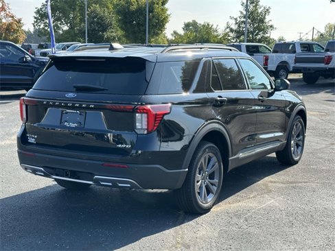 New 2025 Ford Explorer Active image 4