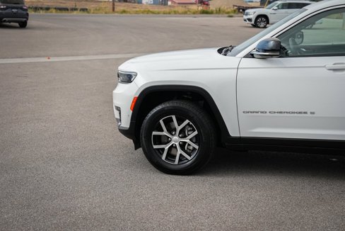 Used 2024 Jeep Grand Cherokee L Limited w/ Luxury Tech Group II image 10