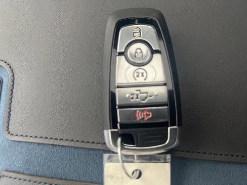 New 2025 Ford F250 Platinum image 34