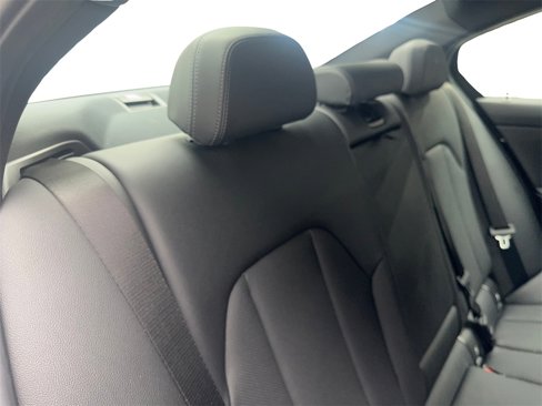 Used 2025 BMW 330i Sedan image 40