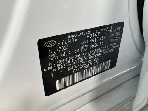 Used 2025 Genesis G70 2.5T image 57