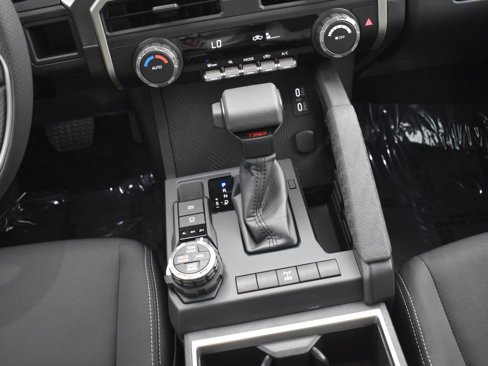 Used 2025 Toyota Tacoma TRD Off-Road image 21