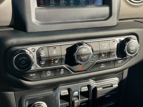 Used 2021 Jeep Wrangler Unlimited Sport image 32