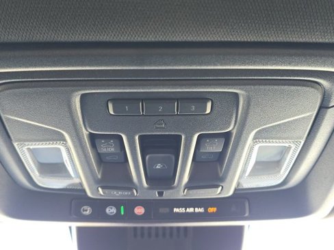 Used 2025 Chevrolet Silverado 1500 High Country image 41