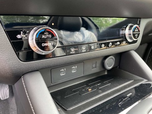 New 2025 Mitsubishi Outlander SE image 13