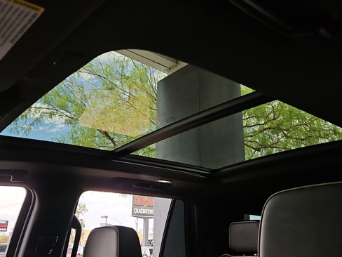 Used 2023 GMC Yukon SLT image 9