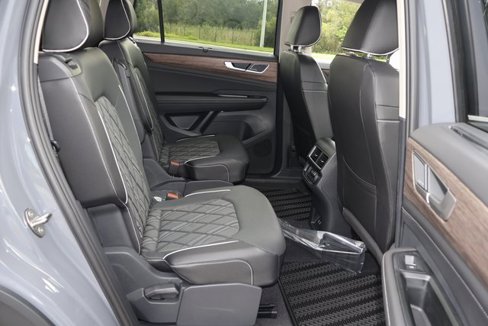 New 2026 Volkswagen Atlas SEL Premium R-Line image 17