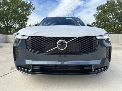 New 2026 Volvo XC90 B6 Ultra w/ Lounge Package image 2