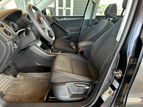 Used 2017 Volkswagen Tiguan S image 30