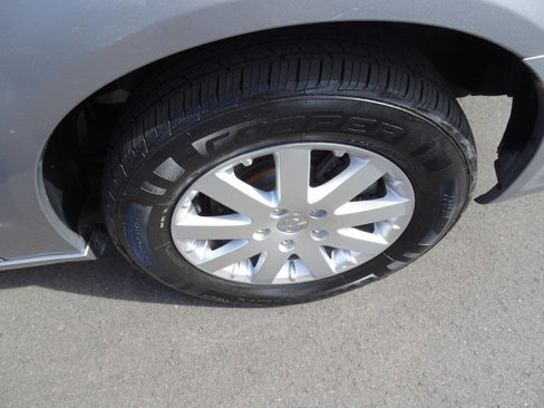 Used 2016 Chrysler Town & Country Touring image 9