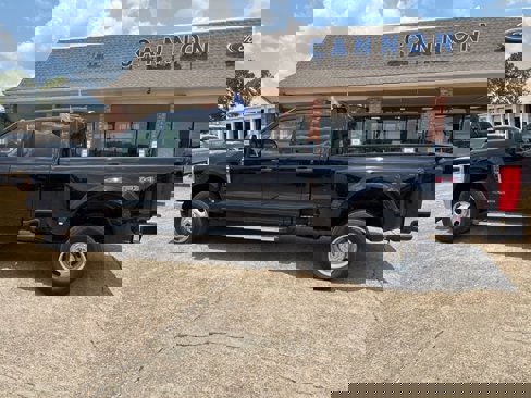 Certified 2023 Ford F350 XLT image 3