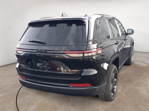 New 2025 Jeep Grand Cherokee Limited w/ Black Appearance Package image 5
