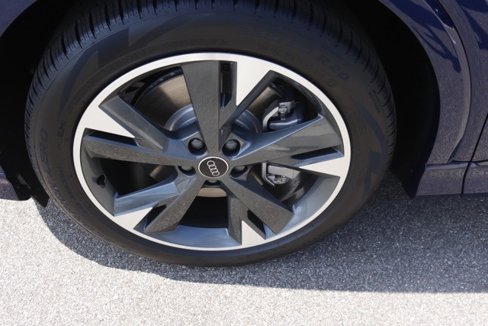 New 2025 Audi Q4 e-tron Premium Plus image 12