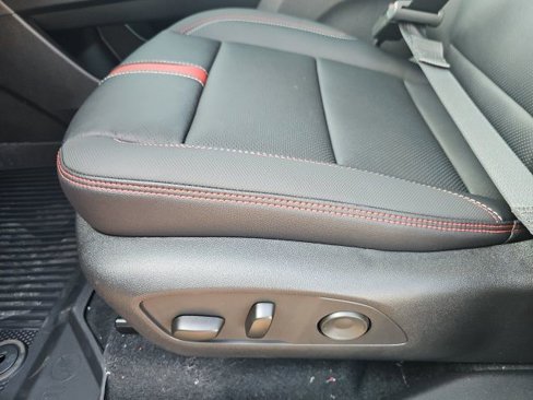New 2026 Chevrolet Traverse RS w/ LPO, Floor Liner Package image 24