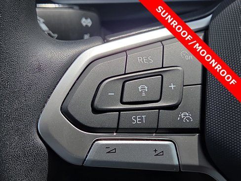 Used 2022 Volkswagen Tiguan SE image 21