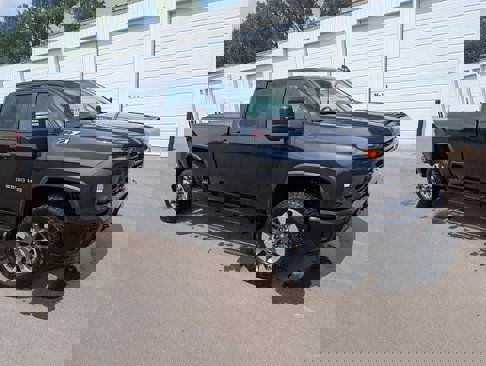 Used 2024 Chevrolet Silverado 2500 Custom w/ Custom Value Package image 1