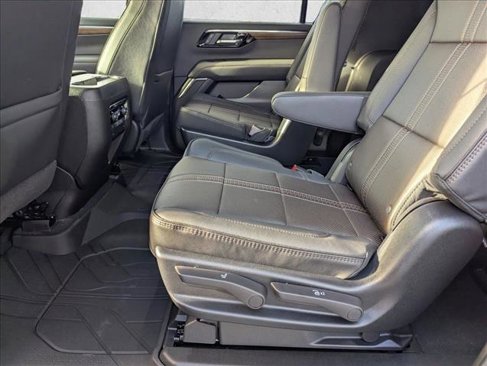 New 2026 Chevrolet Suburban High Country image 13