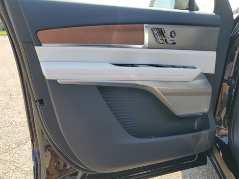 New 2026 Cadillac Vistiq Sport image 22